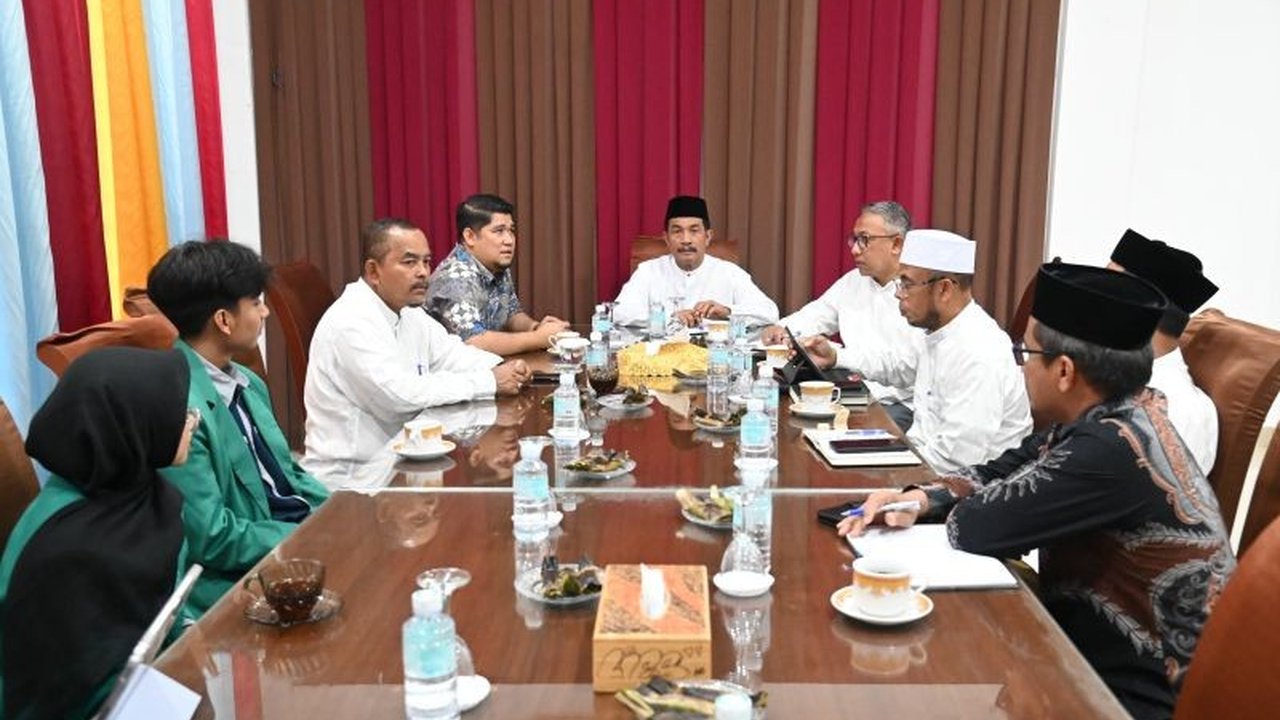 Kecamatan Kuta Malaka, Aceh Besar, resmi menjadi desa binaan AMSA-USK dalam program pengabdian masyarakat yang fokus pada layanan kesehatan gratis dan edukasi kesehatan.