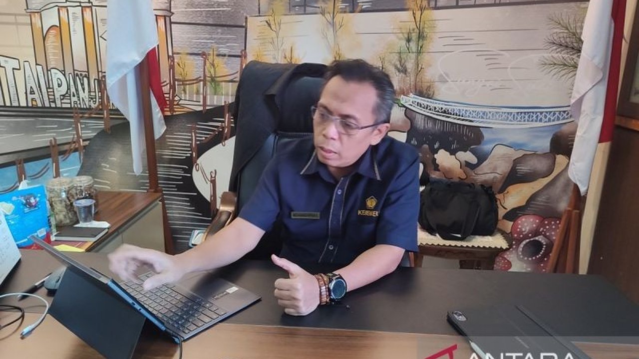 Hingga awal Mei 2025, penyaluran dana desa di Bengkulu mencapai Rp371,57 miliar dari total alokasi Rp1,03 triliun;  pemerintah daerah didesak untuk segera memanfaatkan anggaran tersebut untuk pembangunan desa.