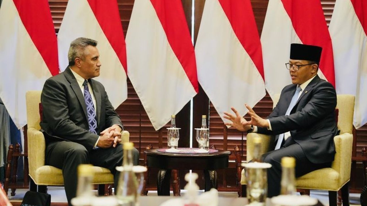 Menlu RI tegaskan komitmen Indonesia untuk memperkuat kerja sama strategis dengan Selandia Baru di berbagai bidang, termasuk kawasan ASEAN dan Indo-Pasifik, ditandai dengan rencana pertemuan Komisi Gabungan tingkat Menteri pada 2025.