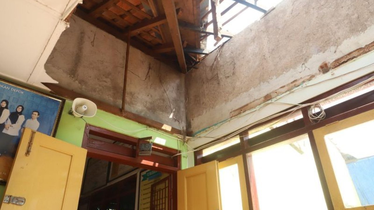 Pemerintah Kabupaten Sleman akan segera memulai renovasi SD Negeri Kledokan yang rusak akibat hujan deras, dengan anggaran Rp350 juta dan ditargetkan selesai Agustus 2025.