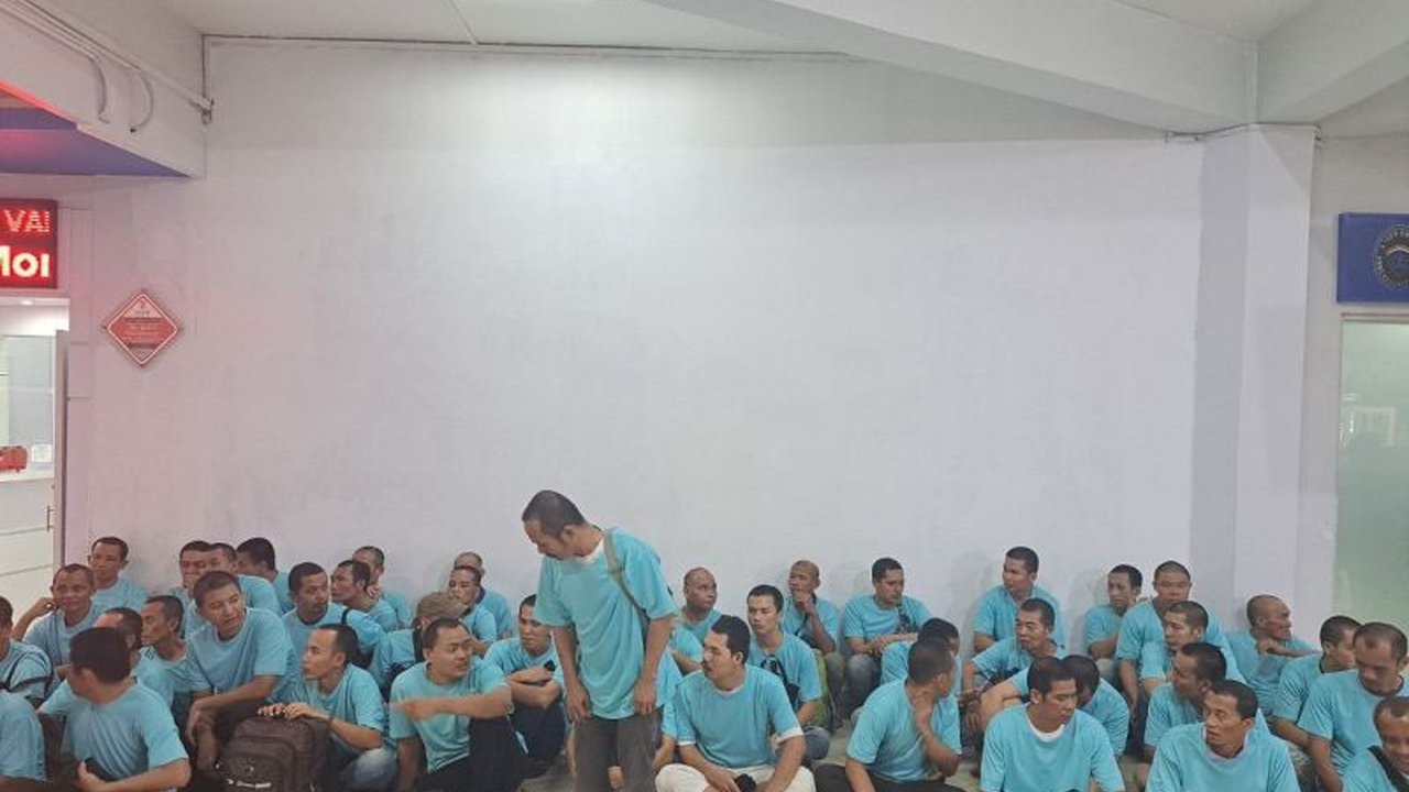 BP3MI Kepri memfasilitasi pemulangan 115 PMI ilegal dari Malaysia yang telah menjalani proses hukum, dengan berbagai pelanggaran mulai dari imigrasi hingga dokumen tidak lengkap.