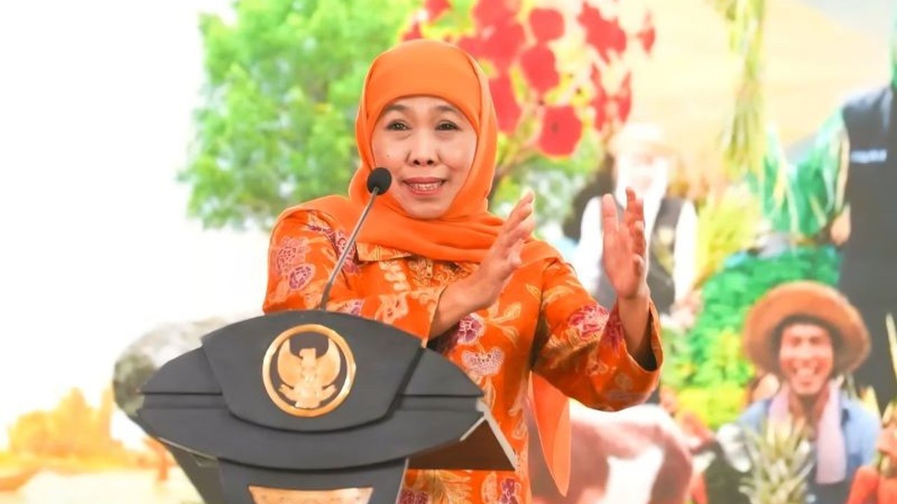 Gubernur Khofifah ungkap pembentukan Koperasi Desa/Kelurahan Merah Putih di Jatim sebagai upaya minimalisir keterpurukan ekonomi, dengan target 80 ribu unit se-Indonesia di tahun 2025.
