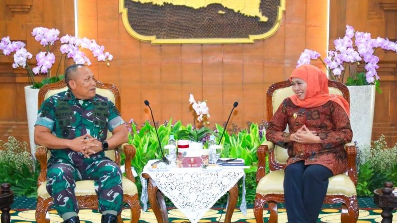Pemerintah Provinsi Jawa Timur telah menyelesaikan renovasi 18 rumah dinas prajurit Divif 2 Kostrad di Malang, sebagai bentuk dukungan terhadap kesejahteraan prajurit dan sinergi untuk ketahanan negara.