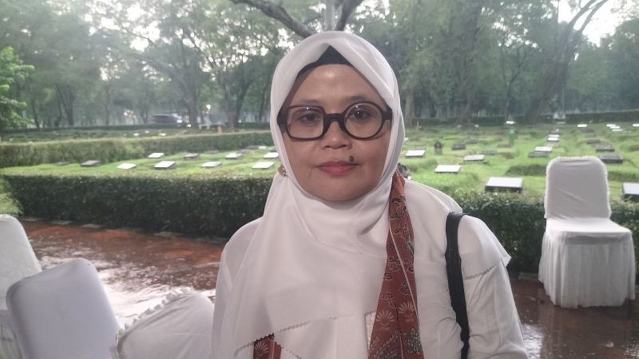 Komnas Perempuan mendesak kepolisian mengusut tuntas kasus grup inses di Facebook dan meminta pemerintah menciptakan ruang aman bagi perempuan dan anak dari kekerasan seksual.