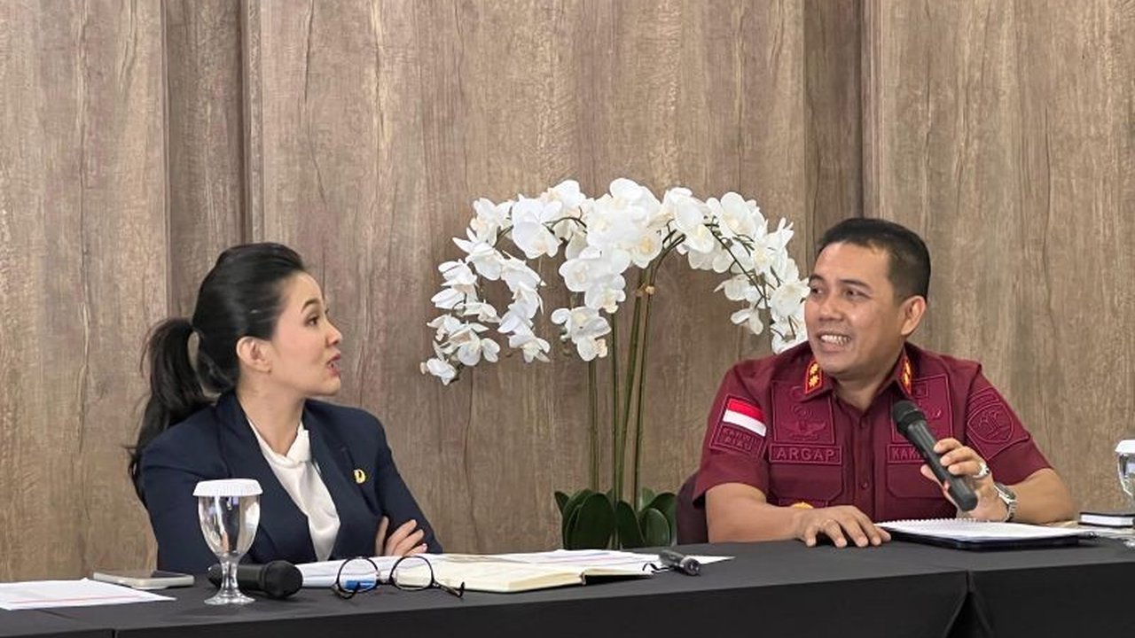 Gubernur Maluku Utara, Sherly Laos Tjoanda, menekankan pentingnya perlindungan Hak Kekayaan Intelektual (HKI) bagi musisi lokal Maluku Utara untuk mencegah klaim kepemilikan karya yang tidak diinginkan, seperti yang terjadi pada lagu populer 'Stecu Stecu'