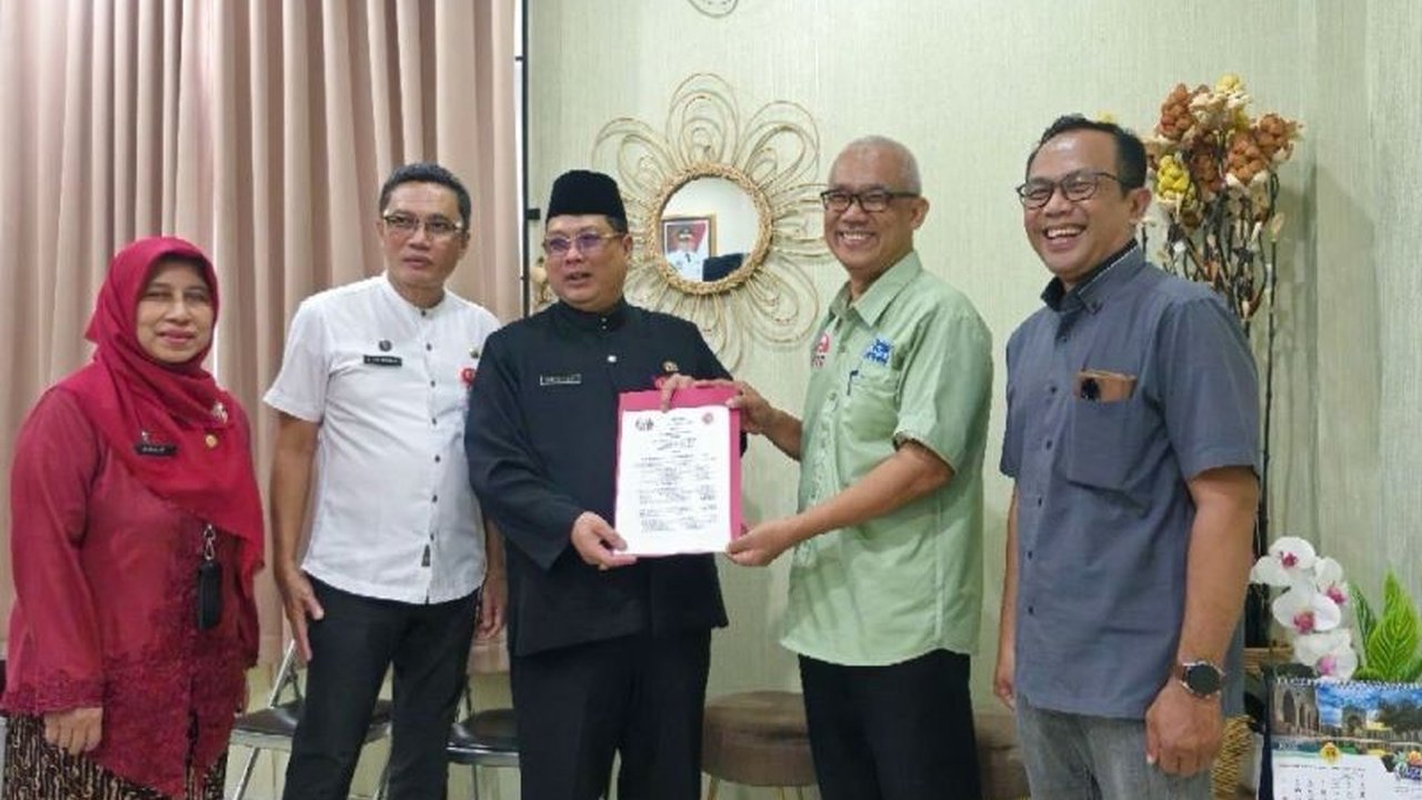 Semarang Zoo memberikan tiket masuk murah hanya Rp10.000 untuk buruh dan keluarga selama empat hari pada akhir pekan Mei 2025, sebagai apresiasi atas dedikasi mereka.