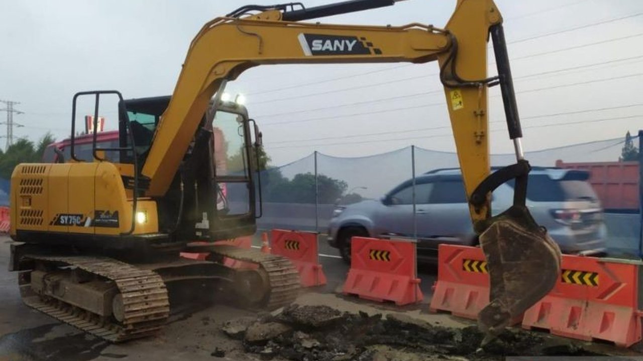 PT Jasamarga Transjawa Tol (JTT) melakukan rekonstruksi di beberapa titik di Ruas Tol Jakarta-Cikampek untuk menjaga kualitas jalan, tetap beroperasi normal dengan sejumlah pengalihan arus.