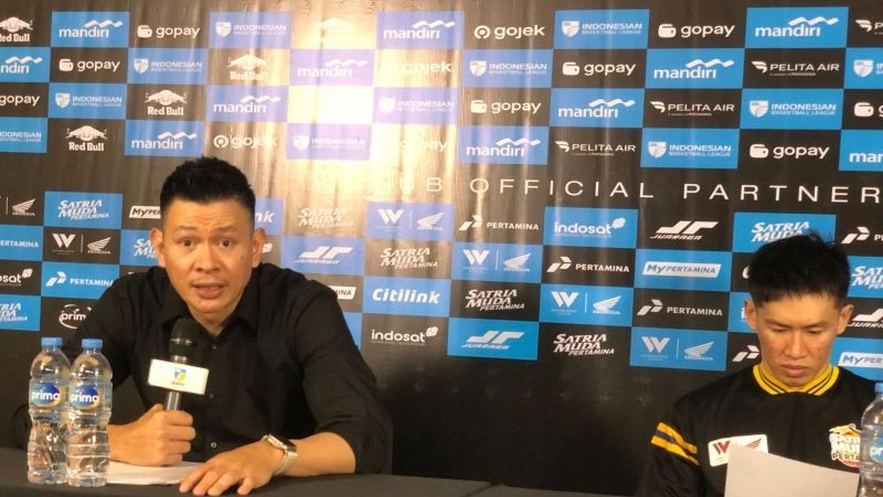 Pelatih Satria Muda, Youbel Sondakh, mengungkapkan kekalahan timnya dari Rans Bogor disebabkan perbedaan kualitas fisik yang signifikan, meskipun mengakui perjuangan keras para pemainnya.