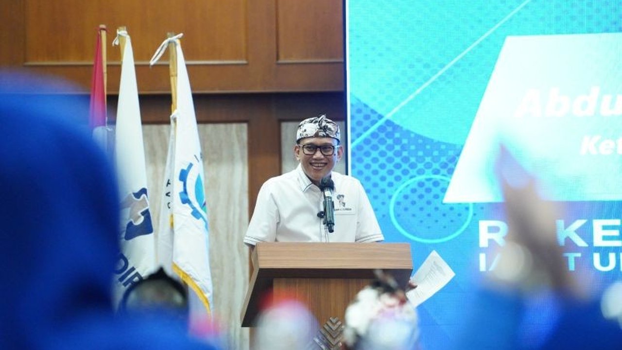 KemenP2MI mengajak Ikatan Alumni Pendidikan Terapan Undip (IAPAT Undip) untuk bersama-sama meningkatkan kualitas vokasi calon pekerja migran Indonesia (CPMI) guna memenuhi permintaan tenaga kerja luar negeri.