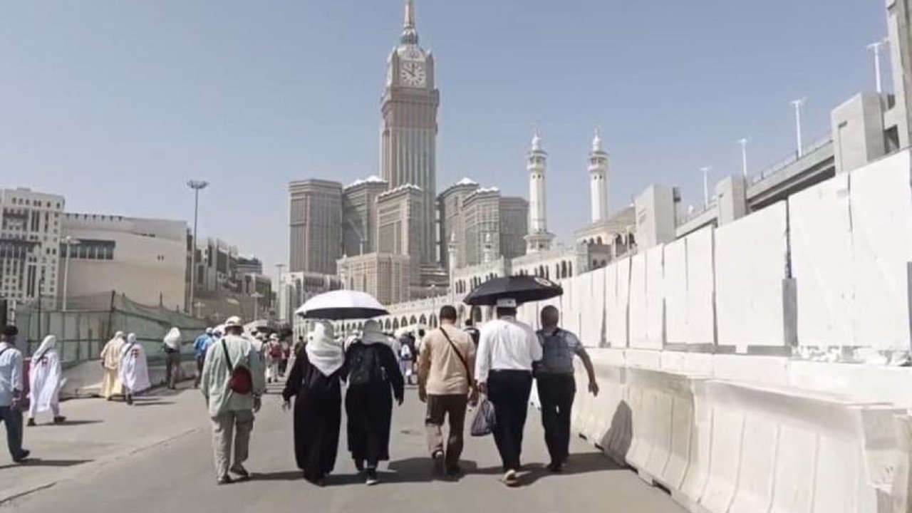 BP Haji mengingatkan jamaah haji Indonesia untuk menjaga kesehatan dan fisik menjelang puncak ibadah haji di Arafah, Muzdalifah, dan Mina, mengingat cuaca ekstrem di Arab Saudi.