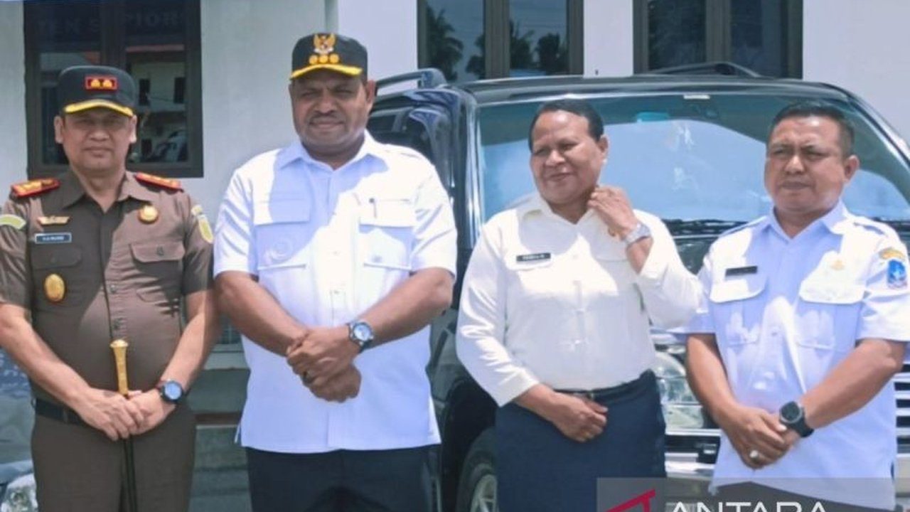 Pemerintah Kabupaten Supiori, Papua, mengalokasikan anggaran Rp12 miliar untuk belanja beras bagi 3.191 ASN selama tahun 2025, dengan penyaluran melalui perusahaan daerah Irian Bakti Papua.