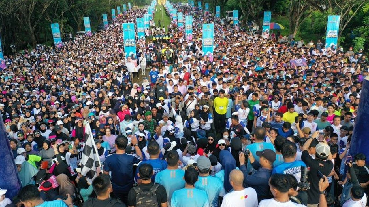 Ribuan peserta antusias ikuti Fun Run Anti Mager bersama Gubernur Sulsel di Malili, Luwu Timur, dalam rangka memperingati Hari Jadi ke-22 Kabupaten Luwu Timur, mendorong hidup sehat dan ekonomi lokal.