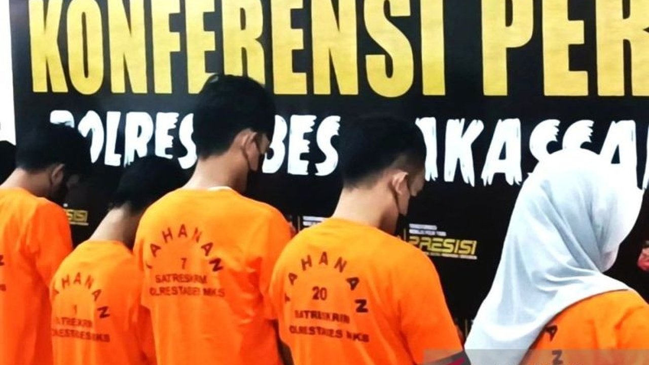 Polrestabes Makassar menetapkan tiga tersangka baru sindikat joki UTBK-SNBT Unhas 2025, sehingga total tersangka menjadi sembilan orang, termasuk staf IT Unhas.