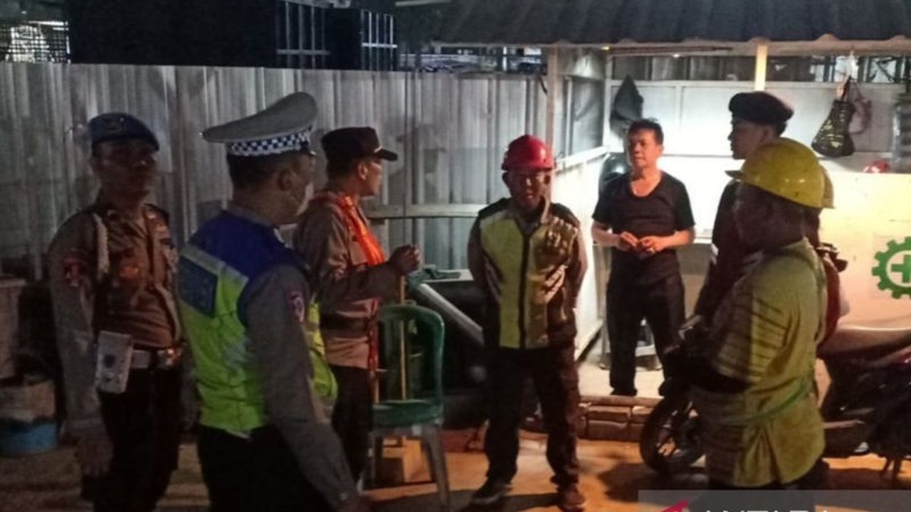 Polisi memperkuat patroli di Pelabuhan Tanjung Priok untuk mencegah gangguan keamanan dan menciptakan lingkungan yang aman bagi masyarakat dan aktivitas kepelabuhanan.