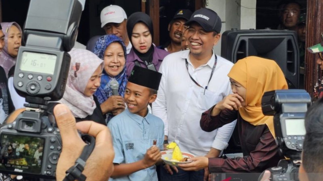 Gubernur Jawa Timur, Khofifah Indar Parawansa, mewujudkan cita-cita Nanda, pelajar kelas 4 SD asal Malang, untuk menjadi peternak sapi dengan memberikan dua ekor sapi.