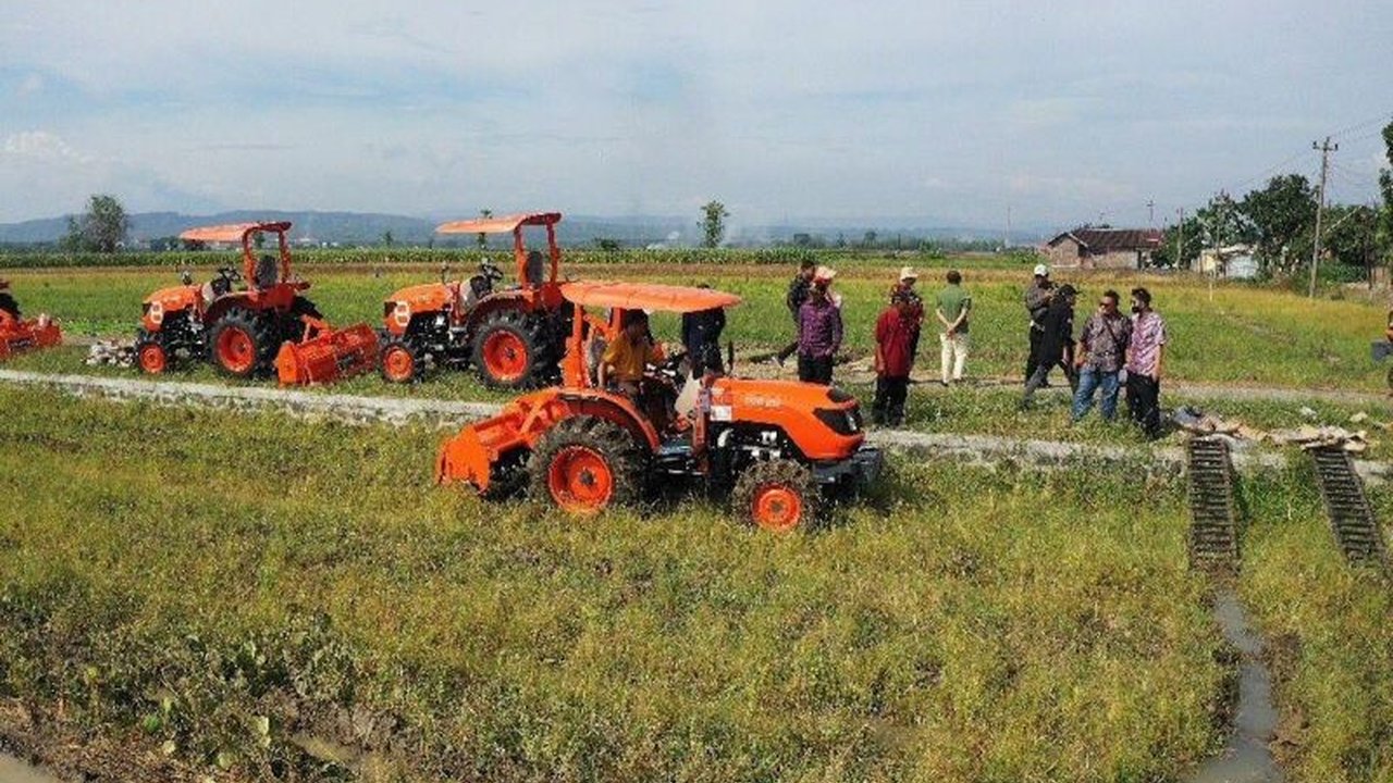 Kementerian Pertanian (Kementan) genjot percepatan tanam di Jawa Tengah dan Banten untuk tingkatkan produksi pangan dan capai swasembada pangan nasional.