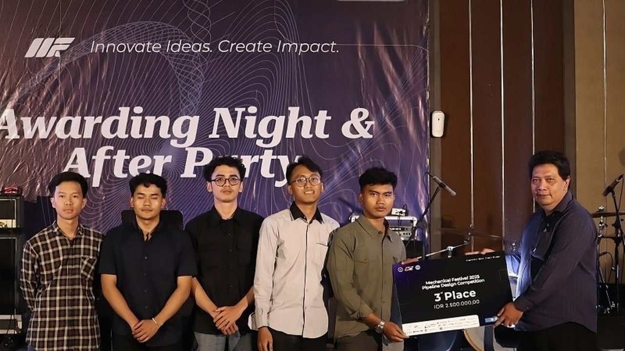 Tim Rekayasa Perancangan Mekanik Sekolah Vokasi Undip menjuarai kompetisi desain perpipaan nasional bergengsi, MFEST 2025, mengalahkan kampus-kampus ternama seperti ITB dan UGM.