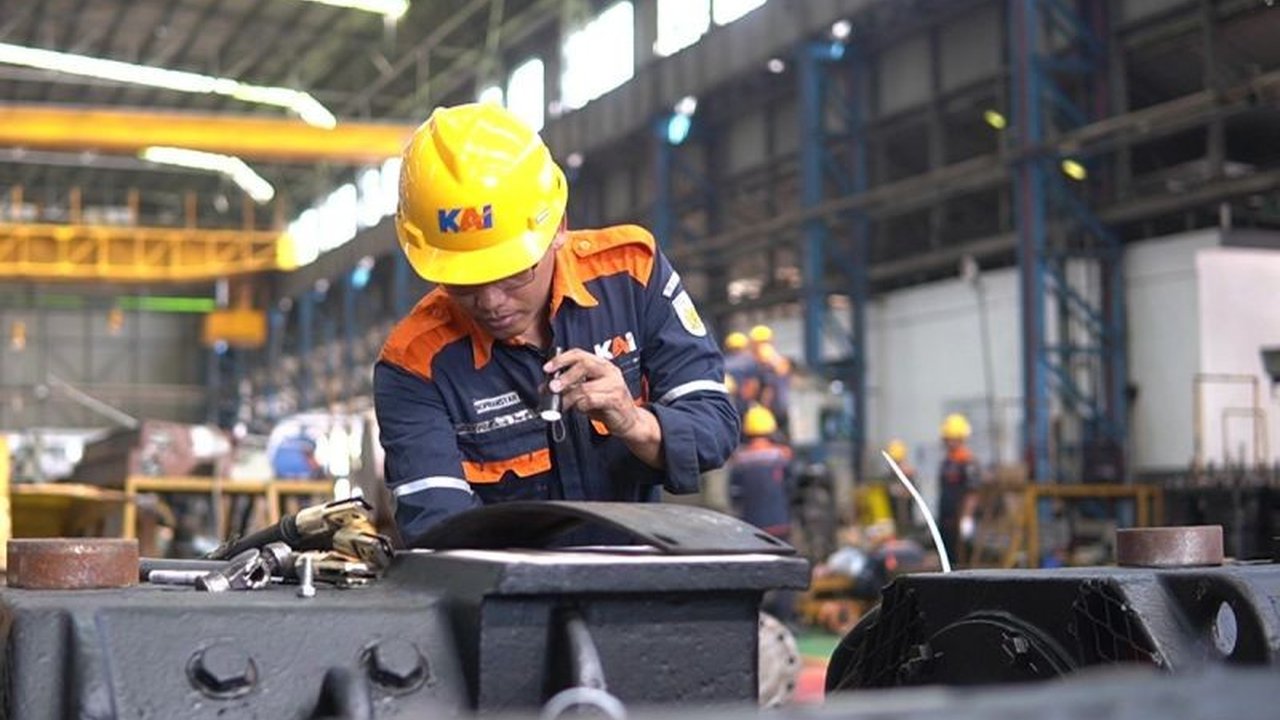 Balai Yasa Lahat, Sumatera Selatan, berhasil merawat ratusan sarana kereta api hingga mendorong peningkatan signifikan pada angkutan penumpang dan batubara selama periode Januari-April 2025.