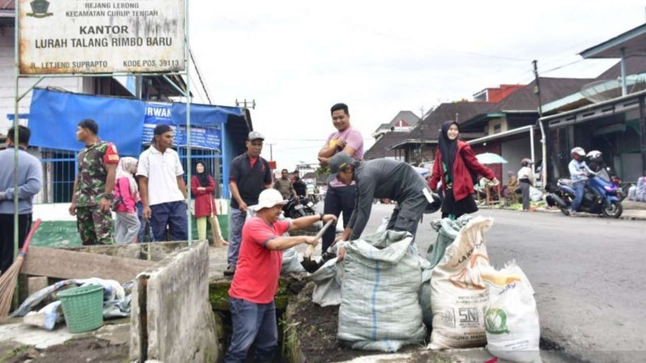 Pemerintah Kabupaten Rejang Lebong siapkan anggaran Rp4,9 miliar untuk mengatasi masalah banjir di empat titik rawan banjir di wilayah tersebut pada tahun 2025.