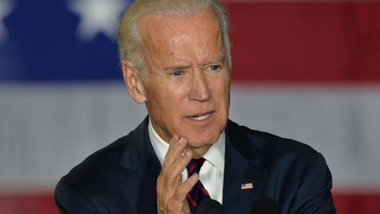 Mantan Presiden AS Joe Biden, 82 tahun, didiagnosis menderita kanker prostat agresif stadium lanjut yang telah menyebar ke tulang, namun kanker tersebut sensitif terhadap hormon sehingga pengobatan efektif masih memungkinkan.