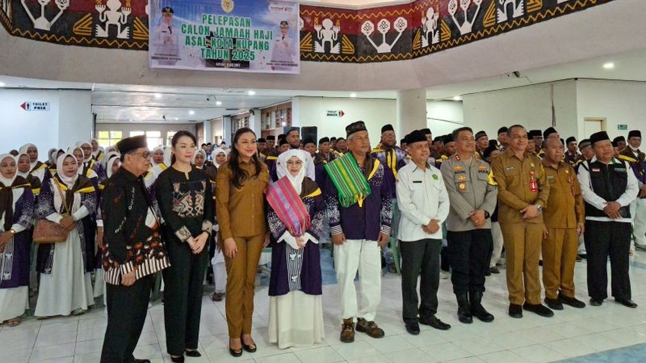 Wakil Wali Kota Kupang melepas 187 calon haji, mendoakan kelancaran ibadah dan kemajuan bangsa, serta menjaga nama baik daerah.