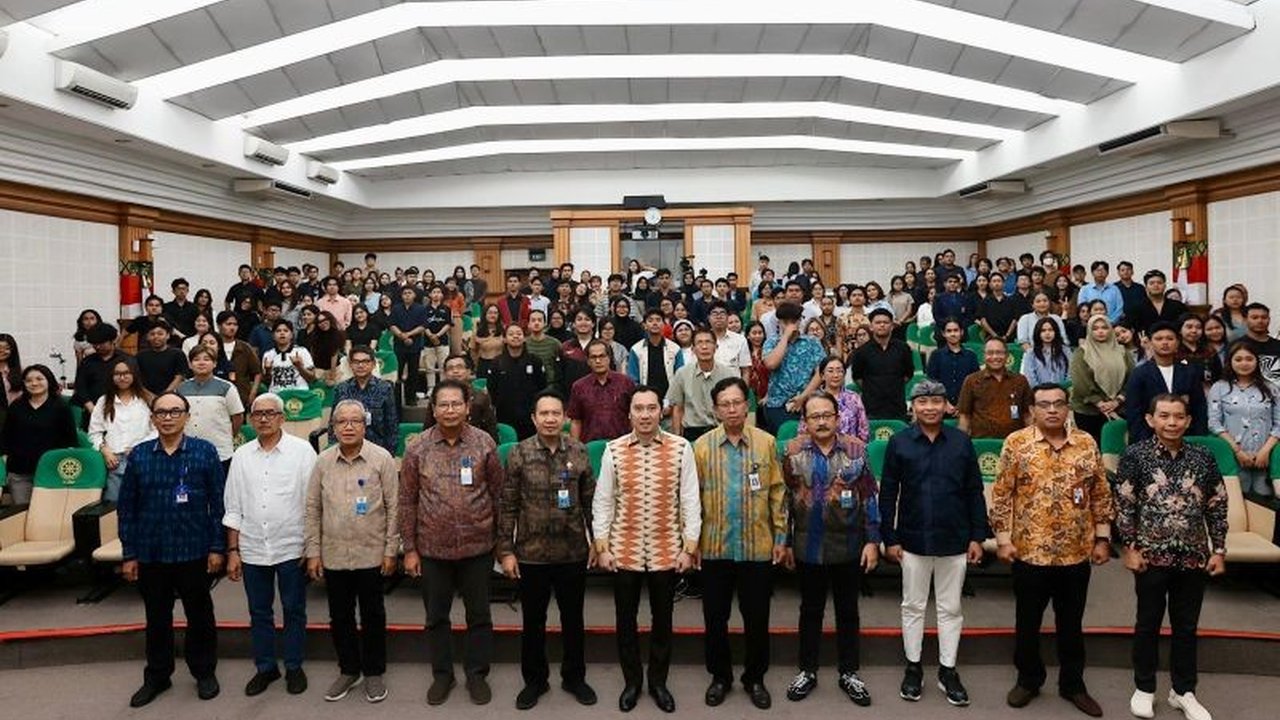 Wakil Ketua MPR, Edhie Baskoro Yudhoyono, menekankan pentingnya keseimbangan lingkungan dan masyarakat dalam pengembangan pariwisata di Bali.