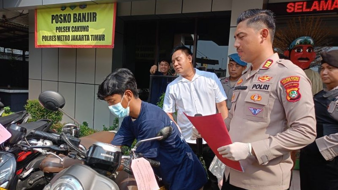 Polsek Cakung mengungkap maraknya pencurian motor dengan kunci T. Pelaku diancam hukuman hingga 7 tahun penjara.