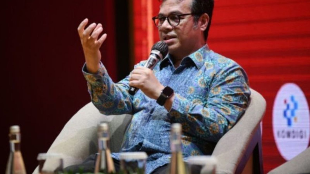 Wamenkominfo Nezar Patria mengajak generasi muda memahami politik dari sejarah bangsa demi mewujudkan cita-cita Indonesia Emas 2045.