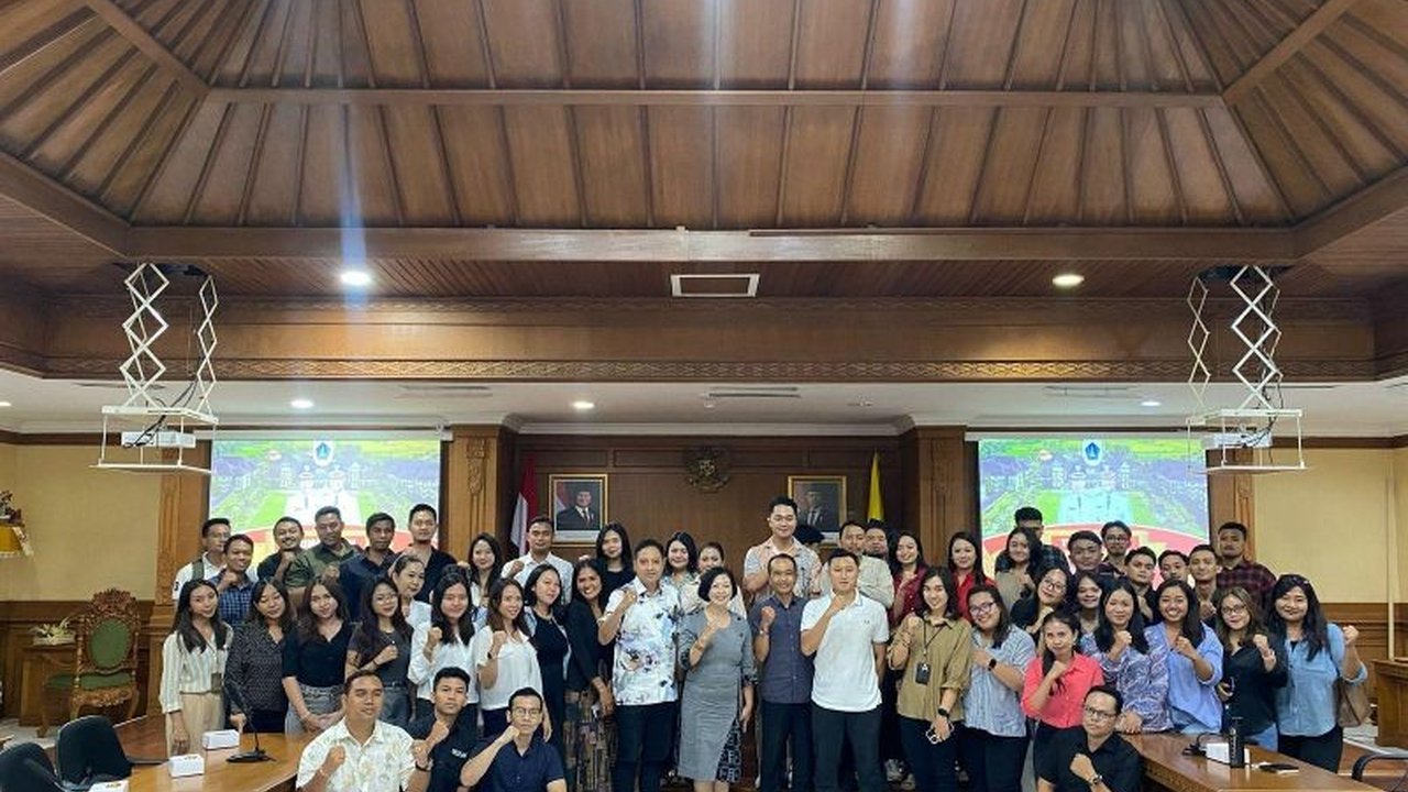 Pemkab Badung gelar pelatihan keprotokolan untuk tingkatkan kompetensi SDM agar aparatur profesional dan berintegritas.