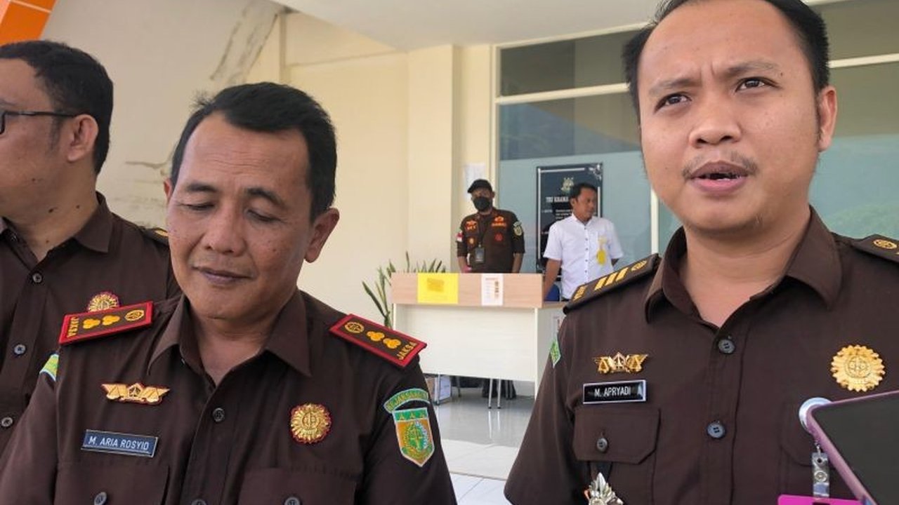 Kejari Sigi menerima laporan dugaan korupsi dana desa Rarampadende senilai Rp200 juta dan berkoordinasi dengan Inspektorat Sigi.