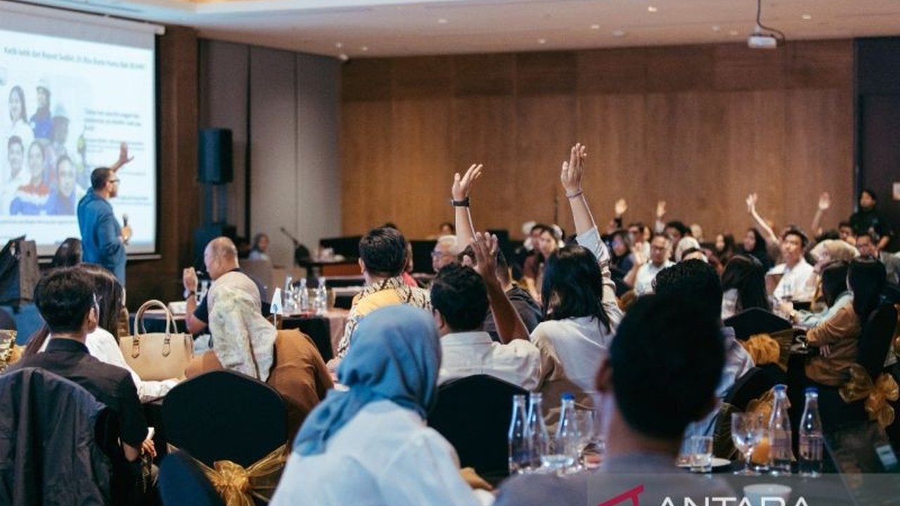 Kementerian BUMN memperkuat komunikasi terdesentralisasi dengan AI, memberdayakan karyawan sebagai brand ambassador melalui workshop di Bali.