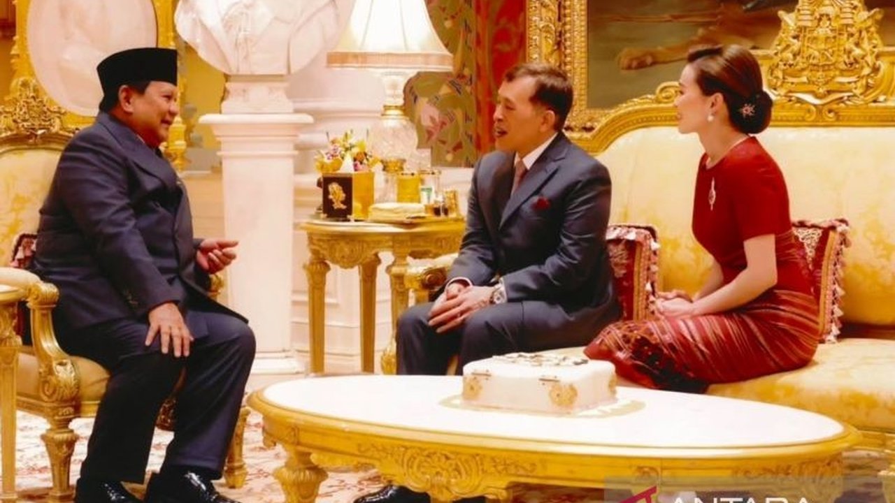 Presiden Prabowo Subianto melakukan kunjungan bersejarah ke Thailand dan diterima Raja Rama X di Amphorn Royal Palace, Bangkok.
