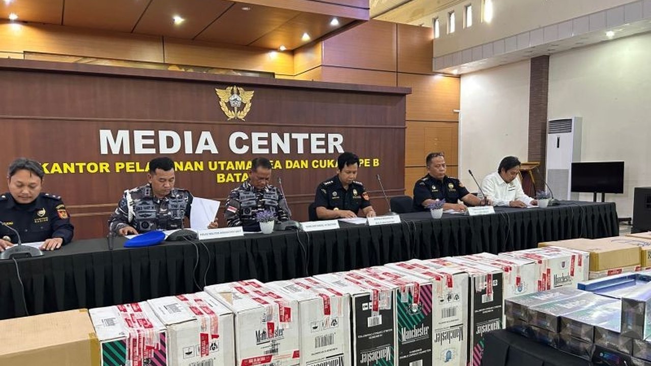 Bea Cukai Batam bersama TNI AL berhasil menggagalkan penyelundupan 3,5 juta batang rokok ilegal di Pelabuhan Telaga Punggur, Batam, dengan potensi kerugian negara Rp2,675 miliar.