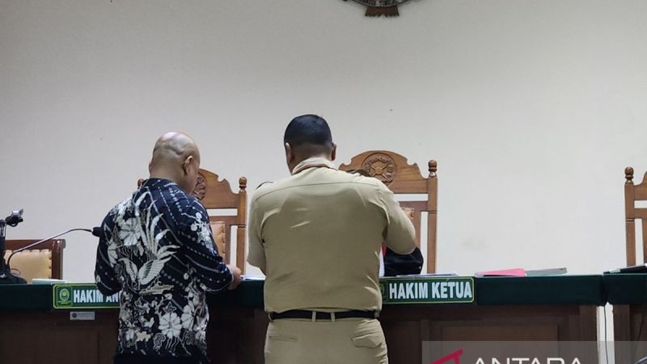 Warga Magelang menggugat Dishub Jateng karena tidak menindaklanjuti aduan truk pasir превышение muatan di jalan provinsi.