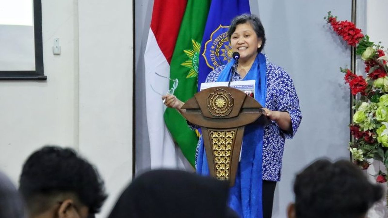 Wakil Ketua MPR RI Lestari Moerdijat menekankan pentingnya nilai kebangsaan dalam menghadapi tantangan era disrupsi dan perkembangan teknologi yang pesat, terutama bagi generasi muda Indonesia.