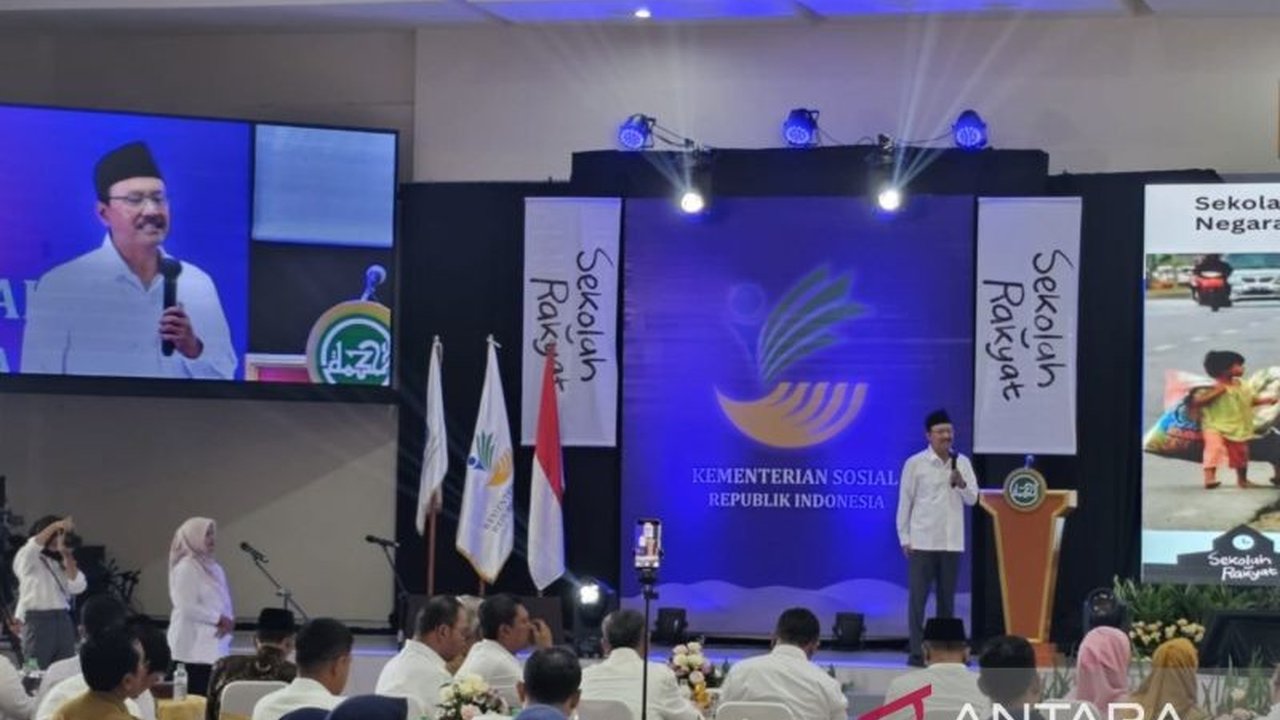 Menteri Sosial Saifullah Yusuf menyatakan calon guru Sekolah Rakyat wajib pelatihan kompetensi agar pengajaran optimal dan memenuhi kualifikasi pemerintah.
