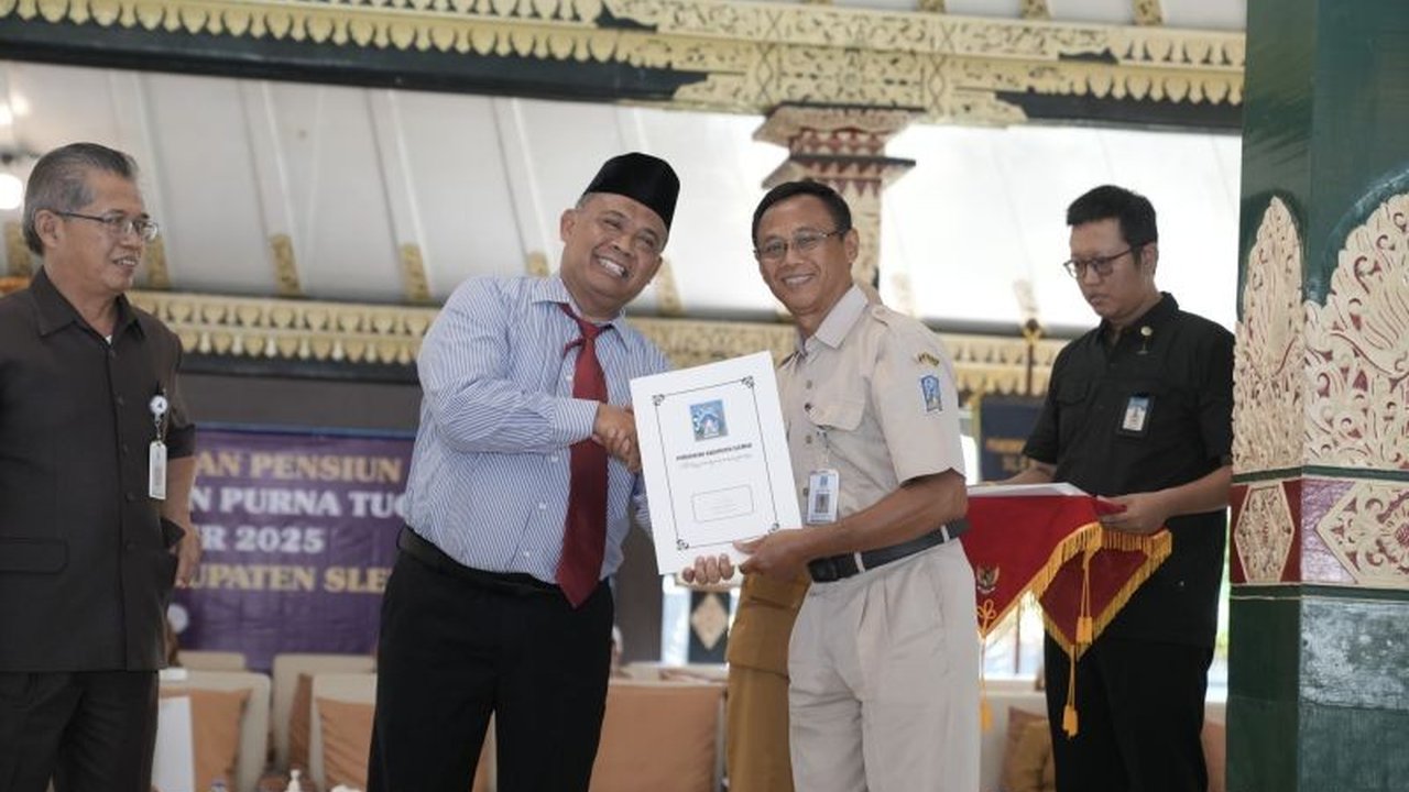 Bupati Sleman mengingatkan PNS yang memasuki masa purna tugas untuk terus berkarya dan memberikan manfaat bagi masyarakat sekitar.