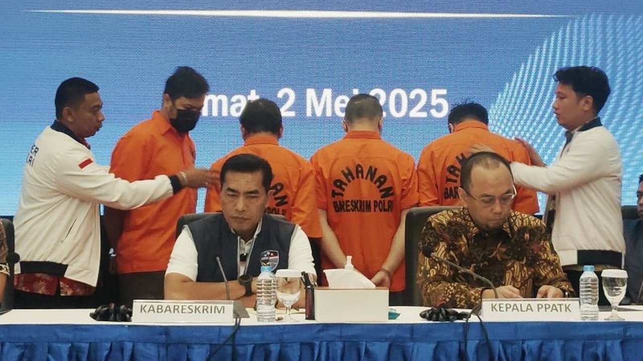 Bareskrim Polri mengungkap praktik judi online H55 Hiwin yang menggunakan modus baru melalui merchant aggregator, dengan total dana yang disita mencapai Rp14 miliar lebih.