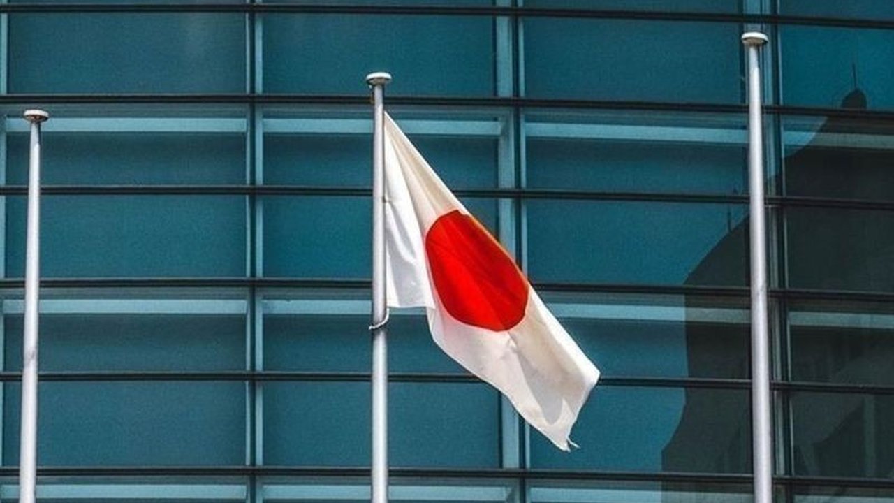 Jepang berencana terapkan sistem prapenyaringan bagi turis bebas visa mulai 2028, mirip ESTA AS, demi efisiensi dan target kunjungan 60 juta.