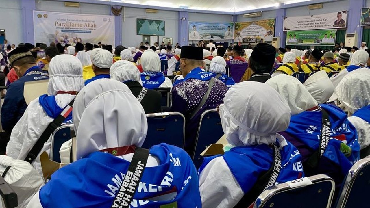 Dua calon haji asal Kepri yang sempat sakit akhirnya diberangkatkan ke Tanah Suci bersama Kloter 15 setelah dinyatakan sembuh.