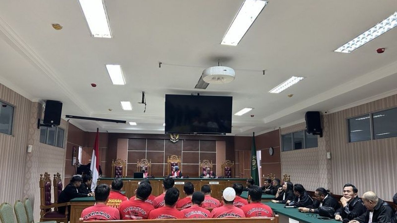 Sidang tuntutan mantan Kasatresnarkoba Kompol Satria Nanda terkait kasus sabu 1 kg ditunda. Kejari Batam butuh waktu sempurnakan tuntutan.