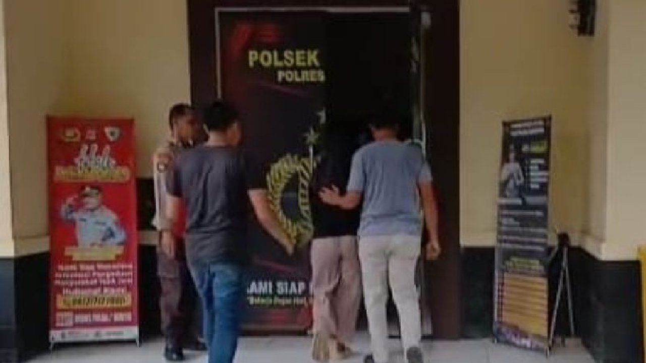 Polres Serang ungkap kasus penipuan bermodus iming-iming pekerjaan di kawasan industri Cikande, Banten. Pelaku ditangkap dan terancam hukuman 5 tahun penjara.