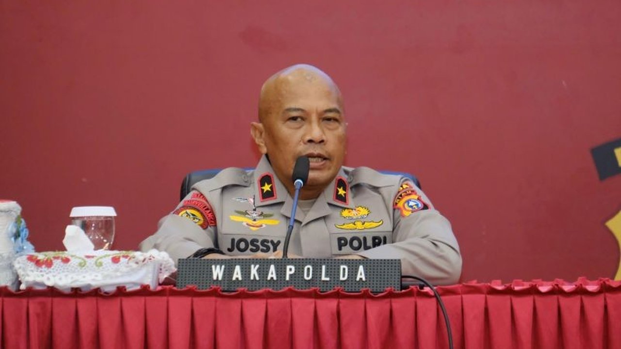Polda Riau memutasi sejumlah pejabat Polres Kampar buntut kaburnya 11 tahanan, sebagai komitmen menjaga profesionalisme dan akuntabilitas.