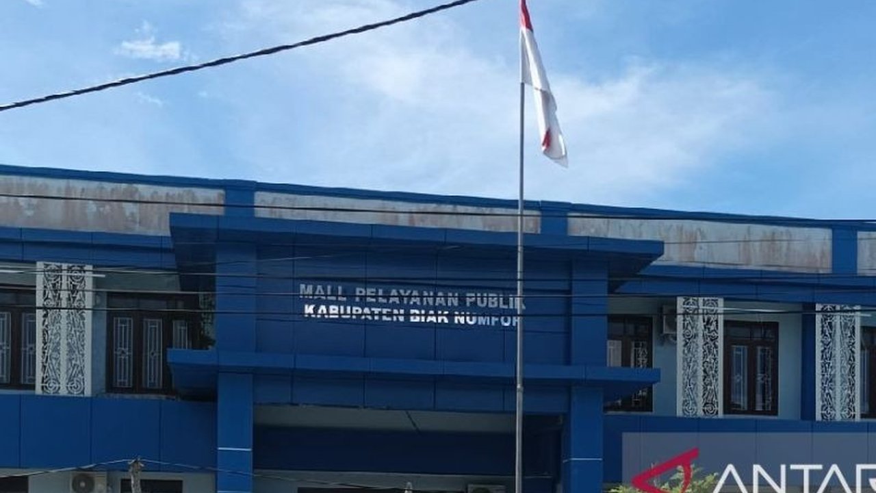 Pemkab Biak hadirkan Mal Pelayanan Publik terintegrasi untuk tingkatkan kualitas layanan dan kepuasan masyarakat dalam pengurusan perizinan.