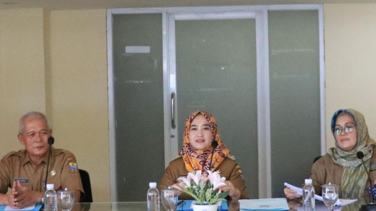 Pemkot Cirebon gencarkan pengawasan perizinan berbasis risiko untuk menarik investasi dan permudah pelaku usaha dengan sistem OSS-RBA.