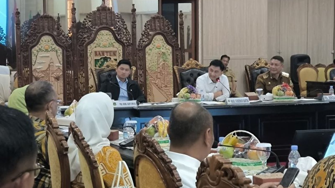 Pemprov Banten evaluasi rekrutmen pegawai RSUD Cilograng dan Labuan karena temukan banyak data peserta tidak valid yang berpotensi maladministrasi.