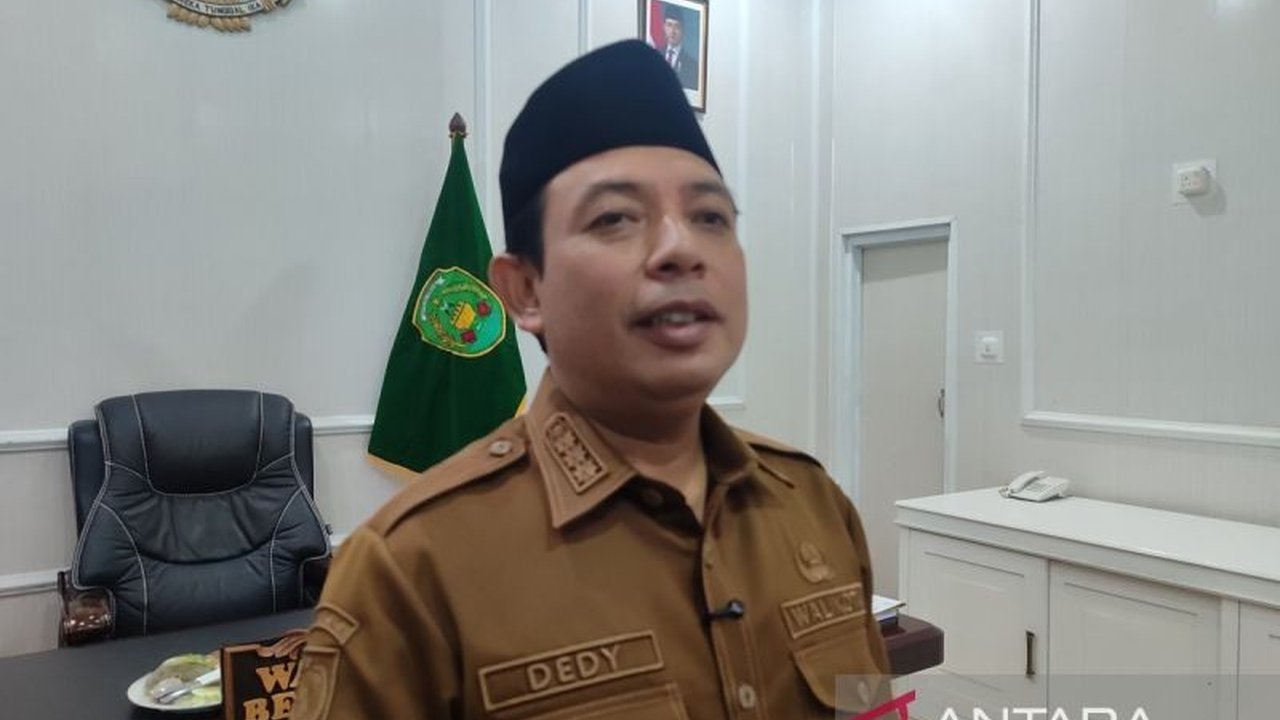 Pemkot Bengkulu mengimbau warga waspada terhadap penipuan yang mengatasnamakan pejabat daerah via telepon atau WA. Konfirmasi ke pihak terkait jika ragu!