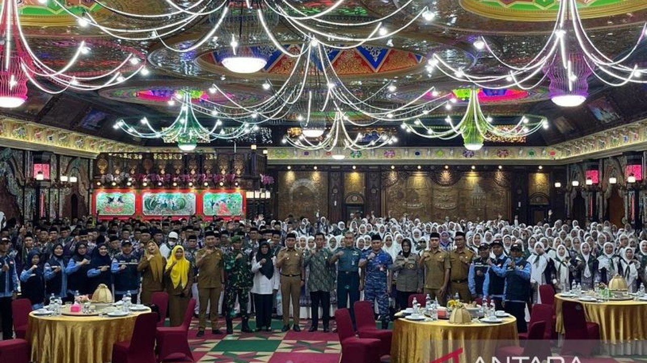 Pemkot Kendari resmi melepas 560 calon haji asal kota itu. Jamaah diimbau menjaga kesehatan, kekompakan, dan mendoakan kemajuan kota.