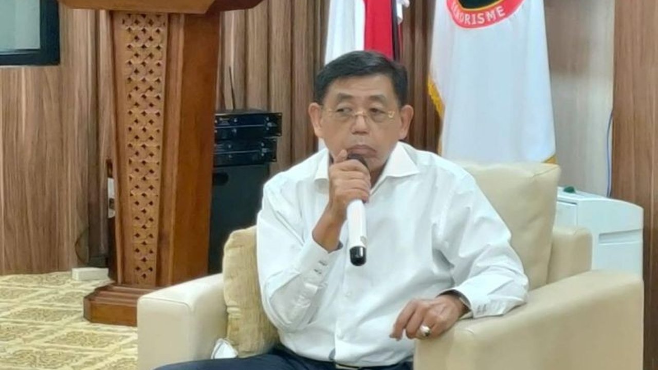 Opini publik perlu hati-hati menyikapi surat dakwaan kasus korupsi, pentingnya asas praduga tak bersalah dan literasi hukum.