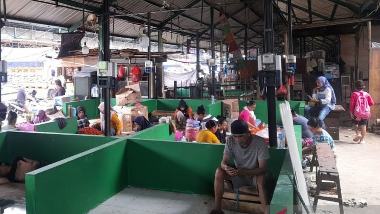 Pasar Jaya menyiapkan tiga lokasi relokasi bagi pedagang kaki lima (PKL) yang ditertibkan di Pasar Induk Kramat Jati untuk mendukung penataan pasar dan kenyamanan pembeli.